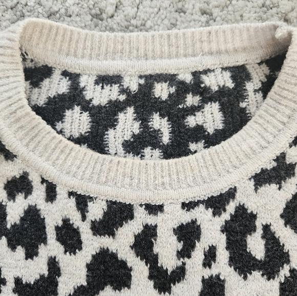 YES LOLA leopard 🐆 Sweater - Picture 5 of 10